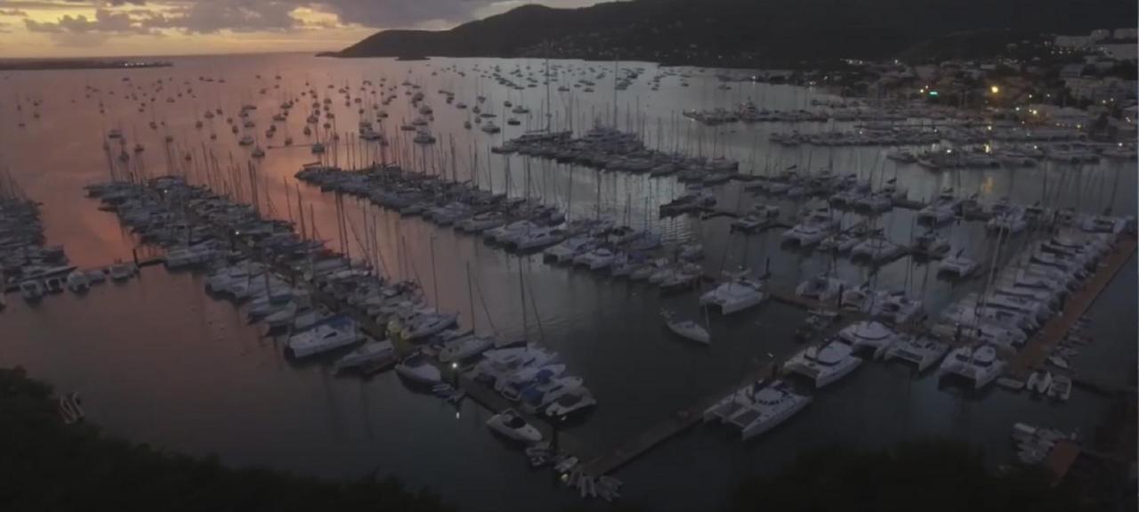 Imagine972 Martinique Bateau Hotel A Quai Le Marin 3 Cabines 3 Salles De Bains 6 Pers Maxi מראה חיצוני תמונה